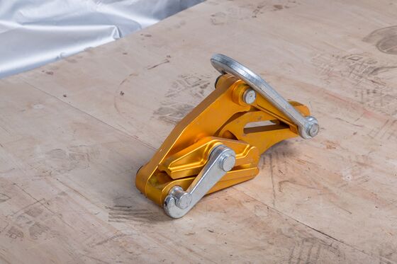 Αγορά Lightweight Aluminum Alloy Power Cable Clamp with Secure Grip Design and Weather Resistant for 40kN Load Capacity online manufacture