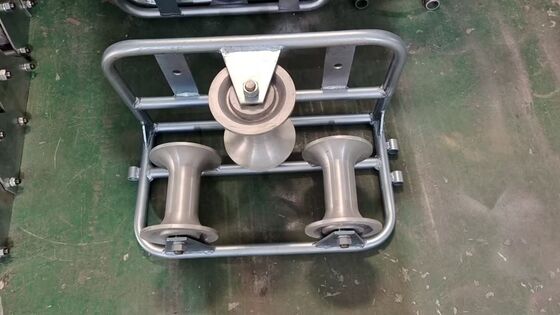 Αγορά Τριπλό γωνιακό ράουλο οδηγού καλωδίων βαρέως τύπου 10kN από γαλβανισμένο αλουμίνιο για ομαλή εγκατάσταση καλωδίων online manufacture