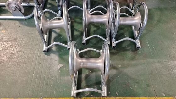 Ρουλεμάν καλωδίου από χάλυβα γαλβανισμένο με ψευδάργυρο, ονομαστικής φόρτισης 10KN, με σχεδιασμό τύπου γέφυρας για ομαλή εγκατάσταση γραμμής ρεύματος